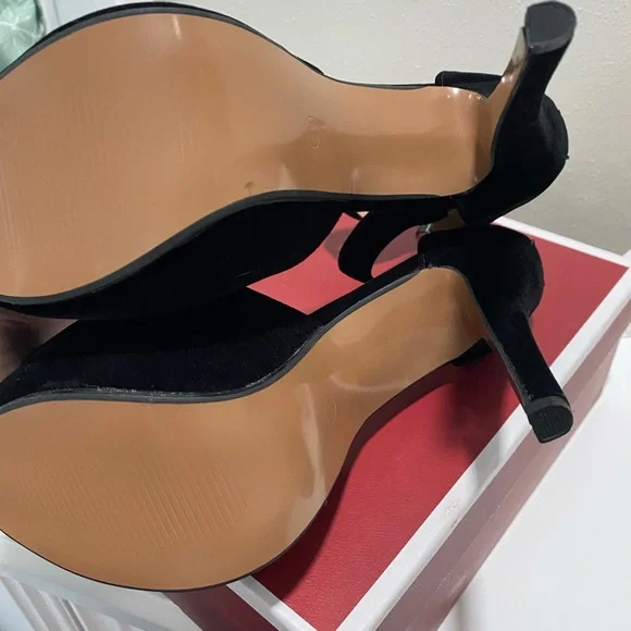 Elegant Black Women's Heels - Picture 5 of 5